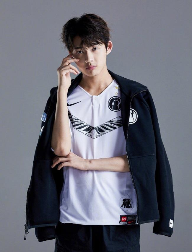 凯恩新星比分优势明显表现惊艳，IG未来可期！的简单介绍