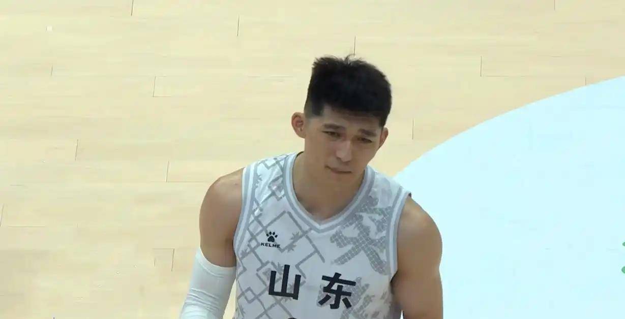 关于山东男篮迎荷甲关键赛，今夜防线松动，态度坚定，细节决定成败的信息
